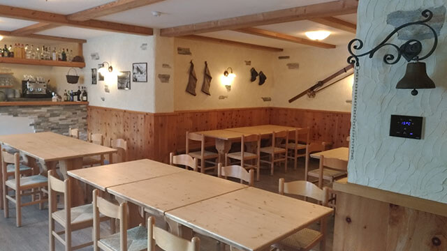 La taverna di Baita Cusini a Livigno